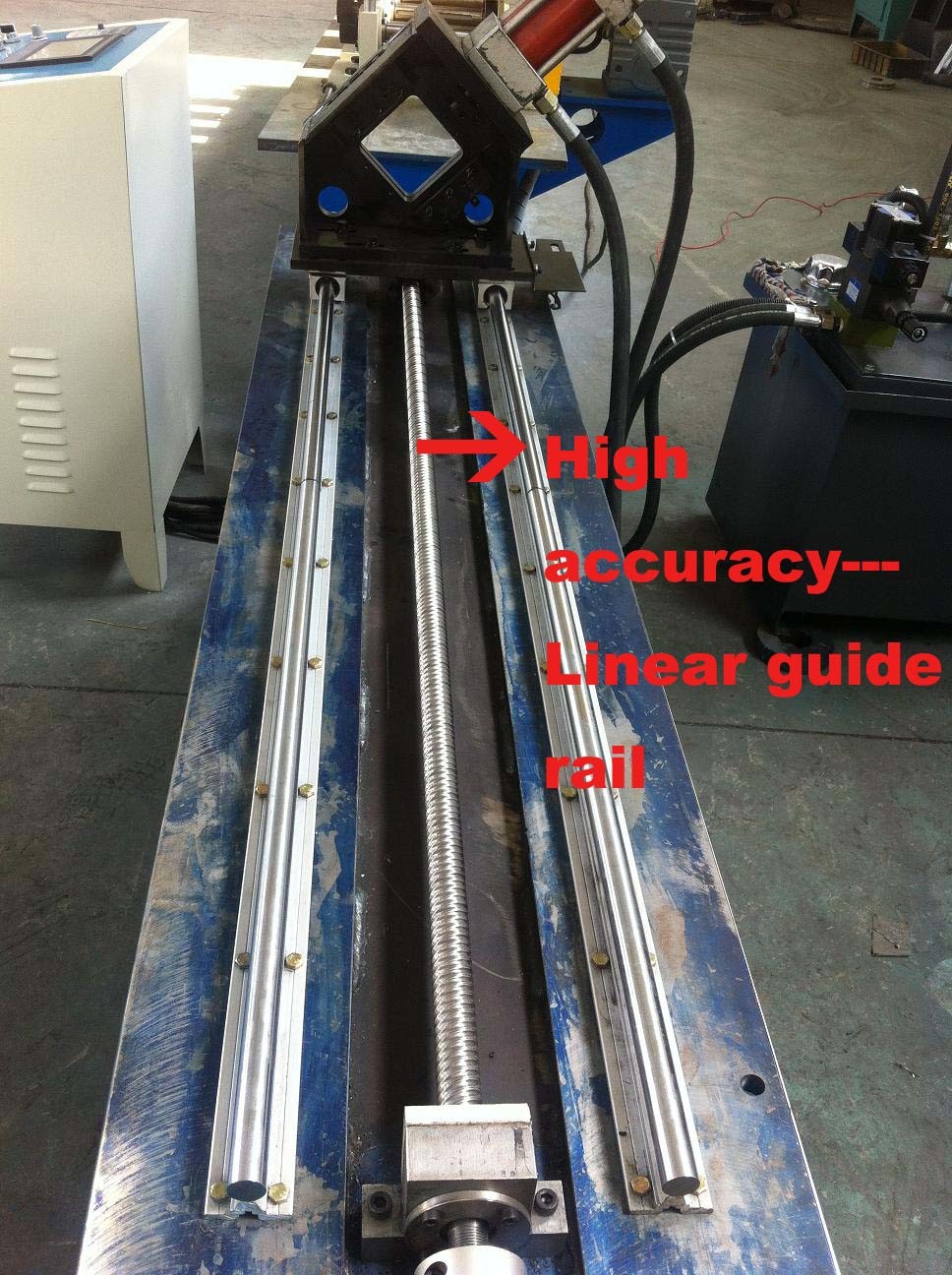 Adjustable Light Steel Roll Forming Machine for Auto Cutting and Punching