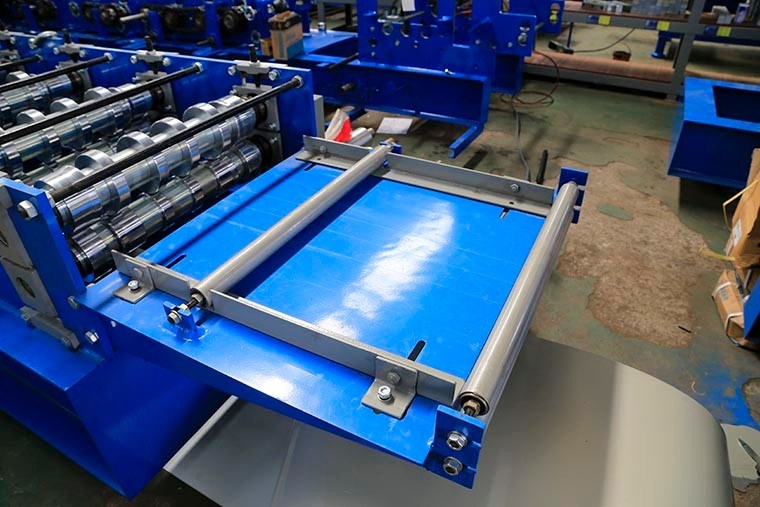 Cold Joint Hidden Roof Panel Roll Forming Machine