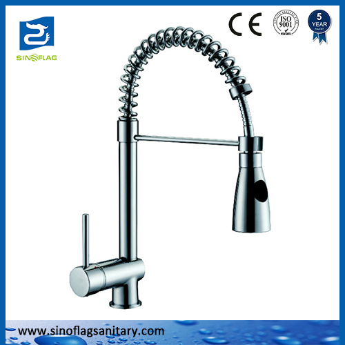 Brass Chromed Single Handle Pull out Kitchen Faucet