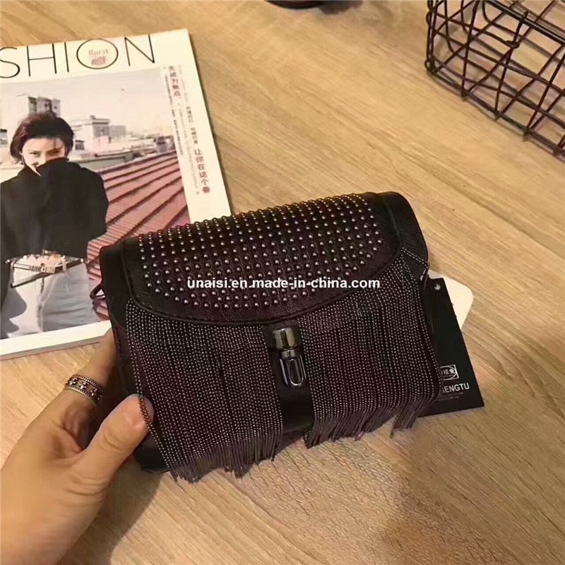 Stock Revit Metal Tassel Leather Small Fashion Ladies Messenger Bag