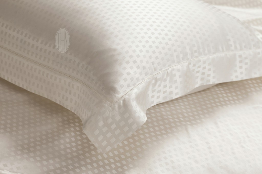 European Style Quality Oeko-Tex Elegance Seamless Sheet Silk Bedding Set Bed Linen