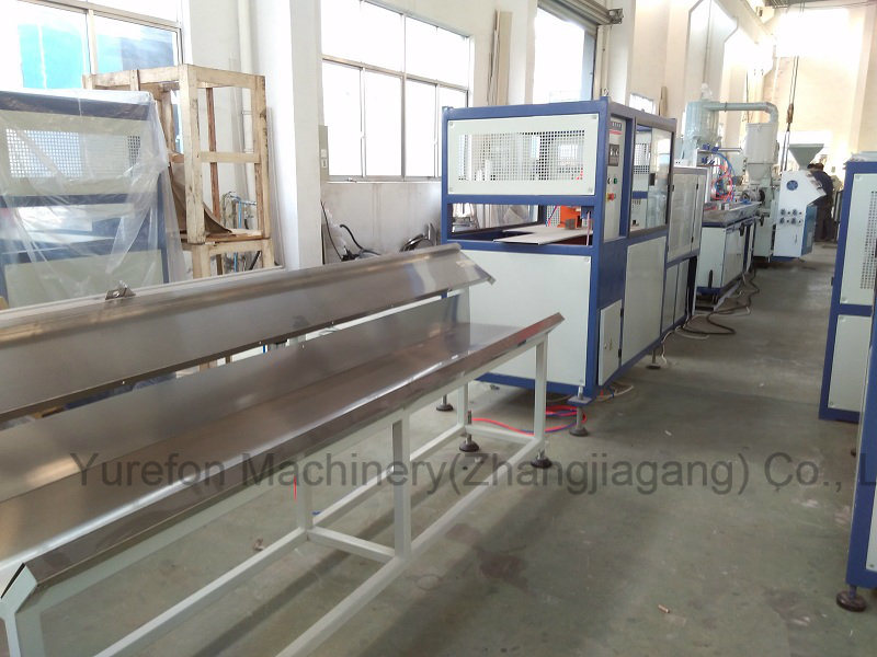 Vacuum Calibration Platform Table PMMA Light Tube Plastic Extruding Producing Machine