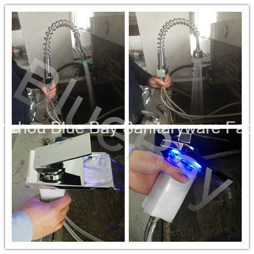 LED Pull out Rocking Single Handle Sink Kitchen Tap Mixer Faucet