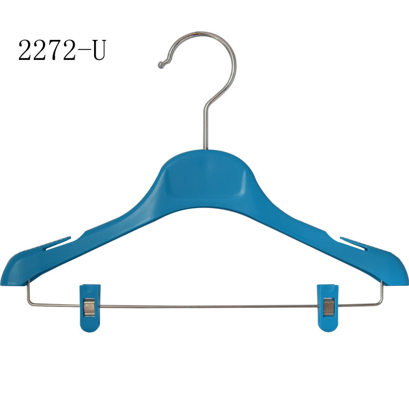 Small Plastic Baby Hanger with Clips