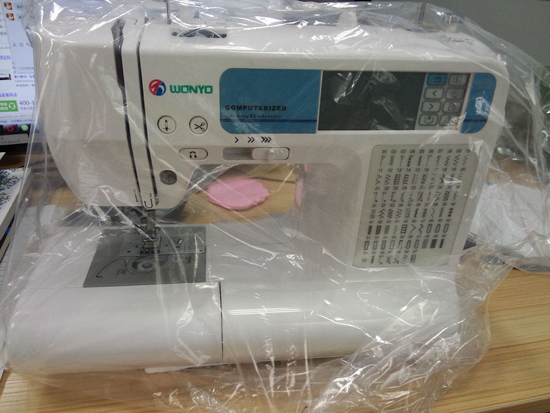 Small Multi Language Household Domestic Home Sewing Embroidery Machine