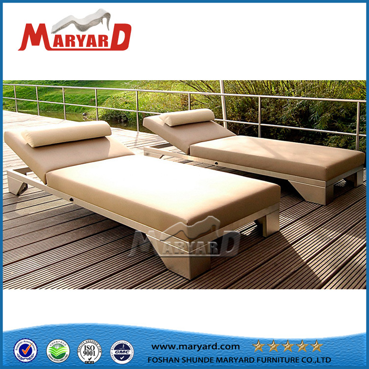 High Quality Outdoor Fabric Lounge Chair with Neck Cushion