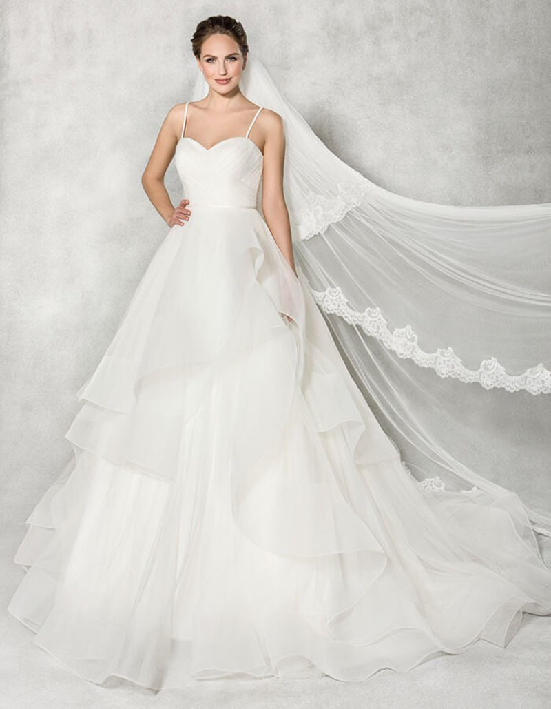 Luxury Ball Gown Wedding Dress with Layers to The Floor