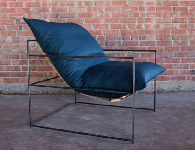 High-End Velvet Relaxing Swivel Designer Sofa Chair in Golden Stainless Steel Leg
