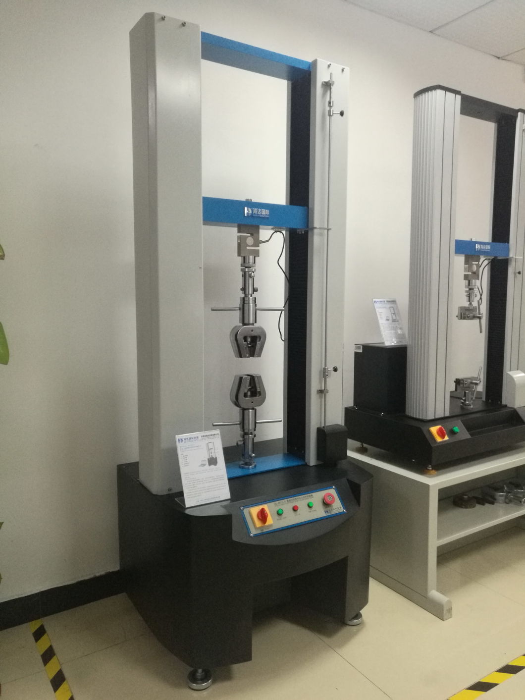 Universal Test Machine for Material Mechanical Properties Testing