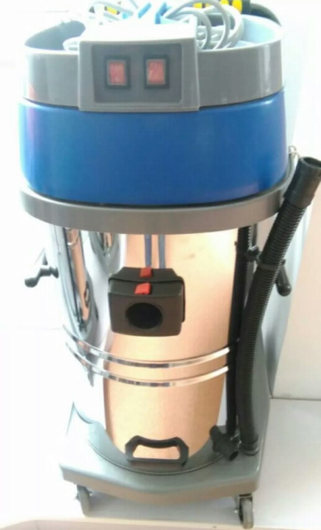 Dark Blue Color Vacuum Cleaner with Two Motors for Industrial Use