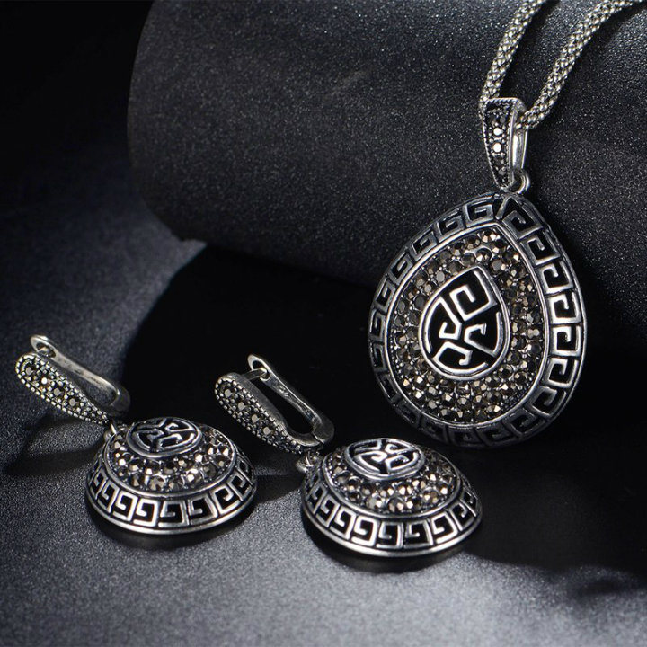 High Quality Antique Retro 18K Gold Jewellery Accessories Necklace Set