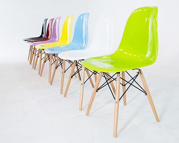 Wholesale Cheap Leisure Replica Plastic Chairs with Wooden Legs