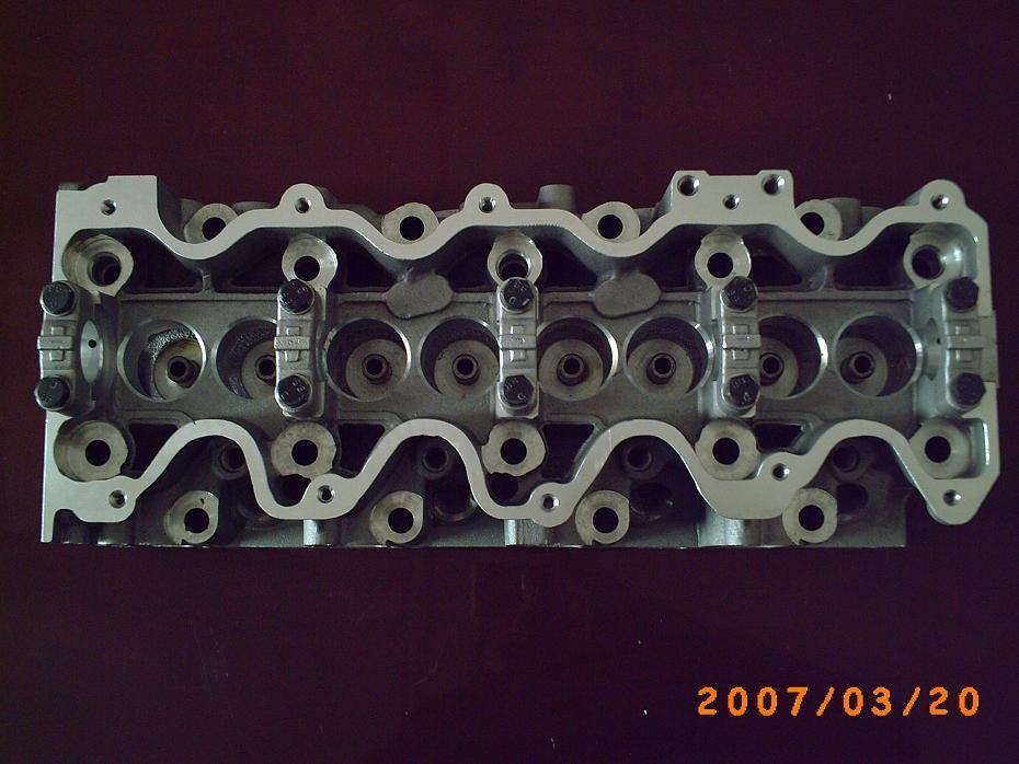 Auto Spare Parts Car 11101-64132 11101-64133 Cylinder Head for Toyota 2c