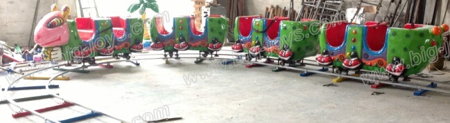 Hot Sale 16 Seats Caterpillar Electric Train for Kids