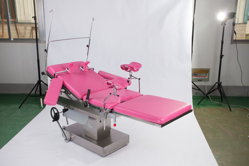 China Good Quality Hc-06A Multi-Function Gynecological Table Delivery Obstetric Bed with Low Price