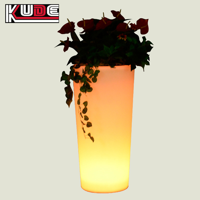 Solar Lighted Flower Pots and Planters LED Plastic Flower Pots