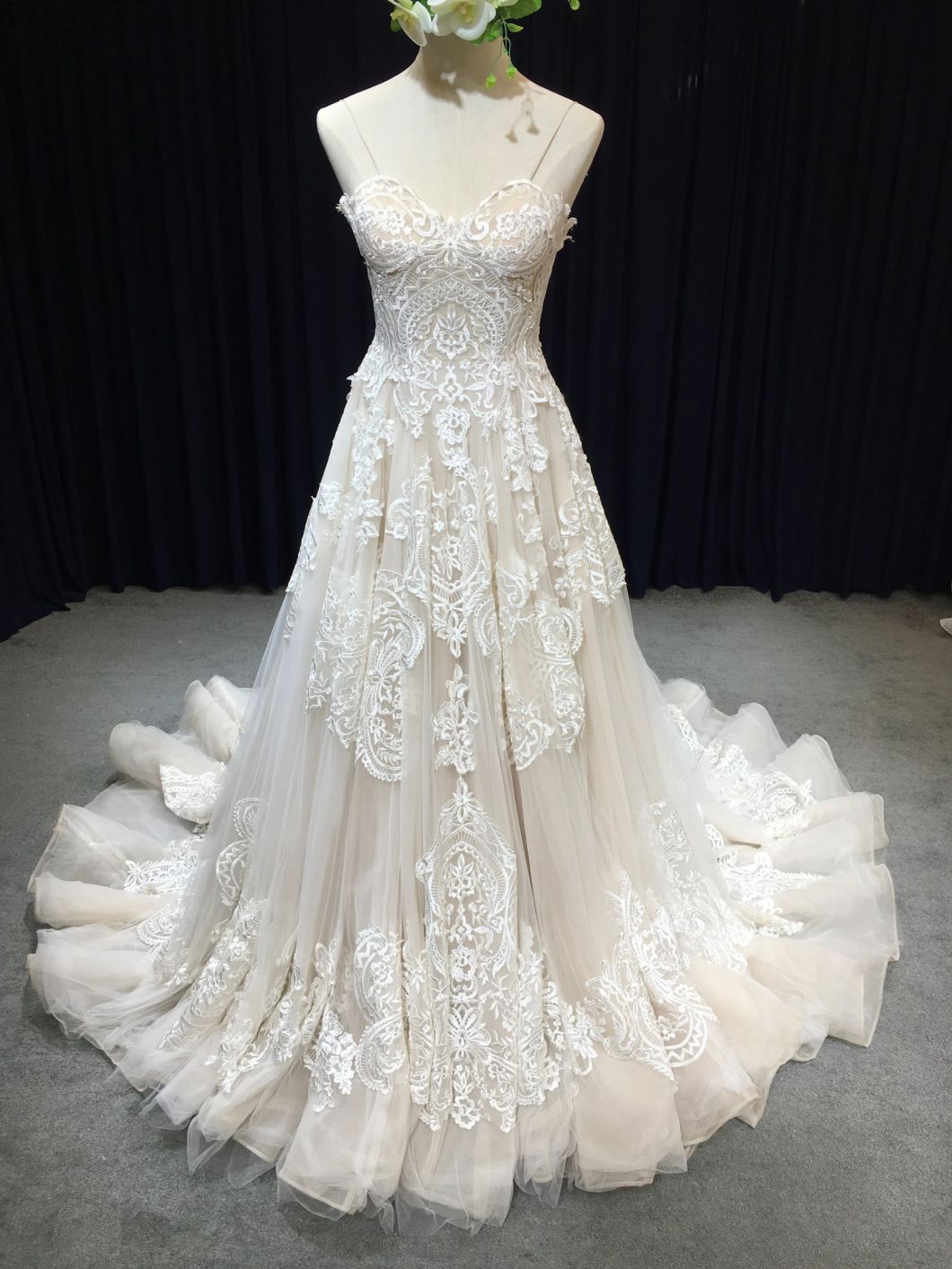 Aoliweiya New Arrival Tower Lace Wedding Gown