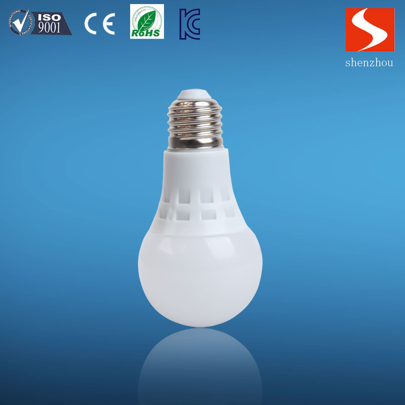 Ce 12W E27 6500K LED Bulb Light with Aluminum