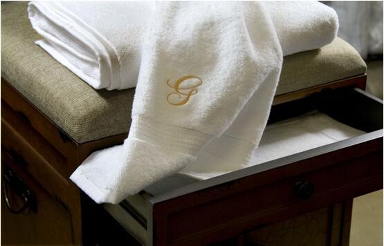 Embroidery Hotel Style Bath Towel