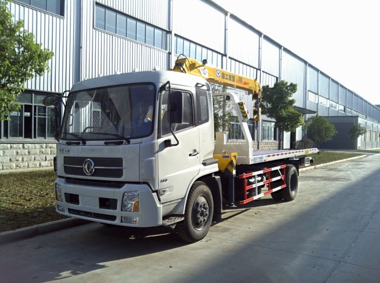 Flatbed Recovery Tow Truck with Mounted Crane