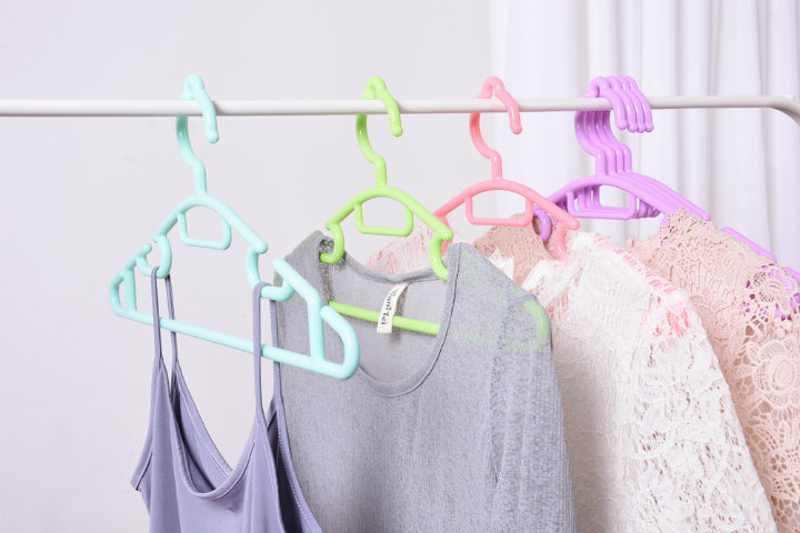 All-Purpose Tubular Plastic Clothes Hanger for Skirt Underwear