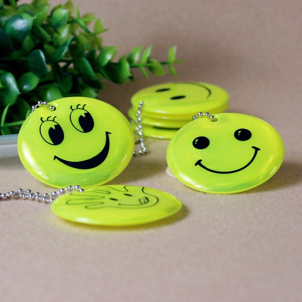 Promotional Gifts Soft PVC Keychain Cheap Reflective Custom Smile Face