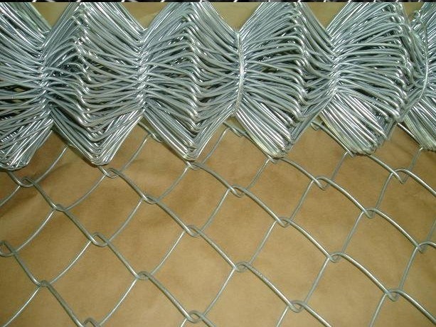 PVC Coated Steel Wire Hot Dipped Galvanized Outdoor PE Playground Chain Link Fence Netting