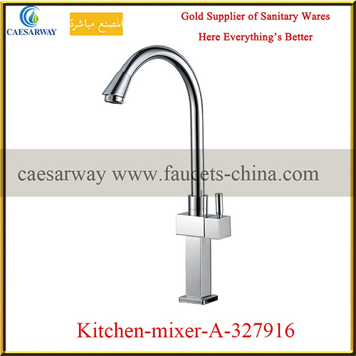 Brass Deck Mounted Pull-out Kitchen Water Mixer