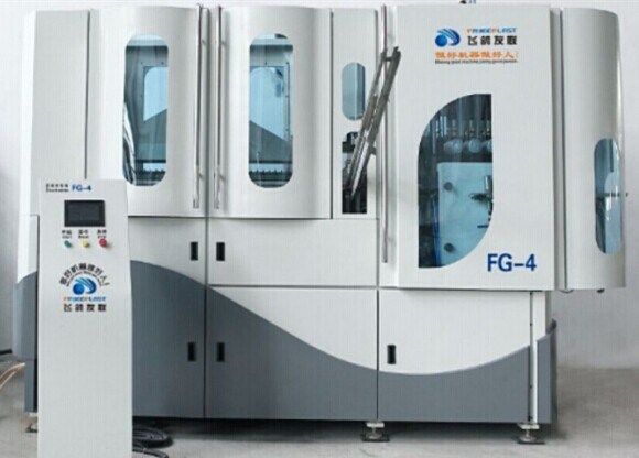 Linear Type High Speed Pet Bottle Blow Molding Machine