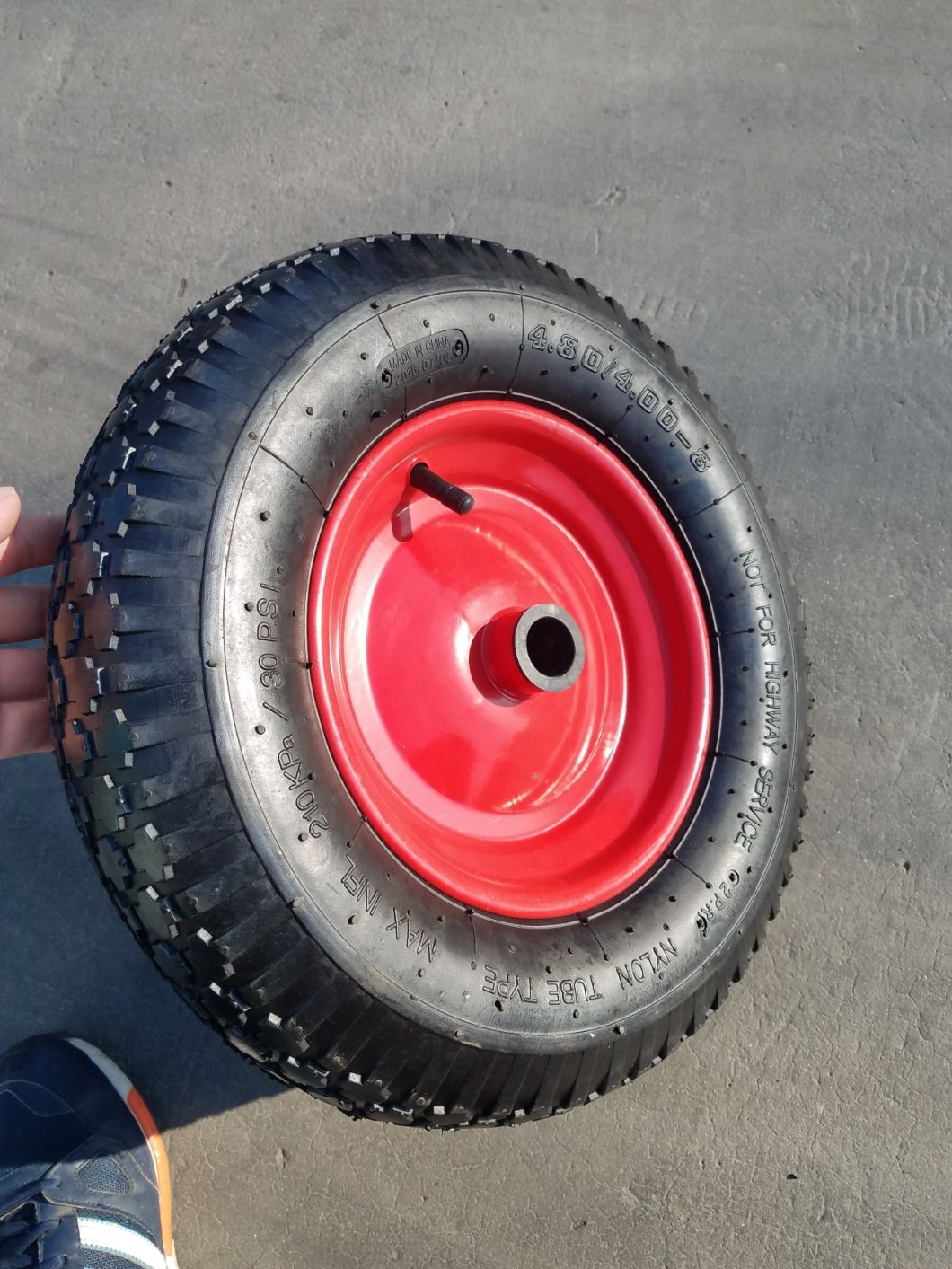 Wheelbarrow Metal Pneumatic Tire Wheel 4.8/4.00-8