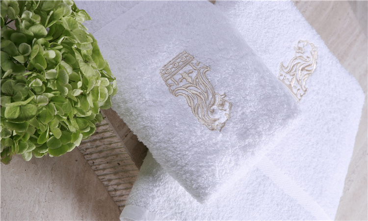 100% Combed Cotton Hotel Towels White Quality Towel for Bathroom