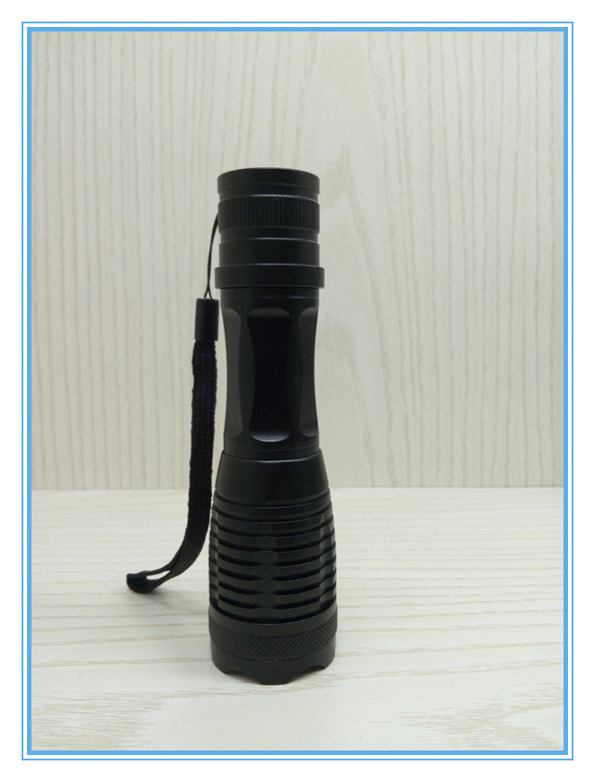 Zoomable High Quality Tactical Torch Bright LED Flashlight