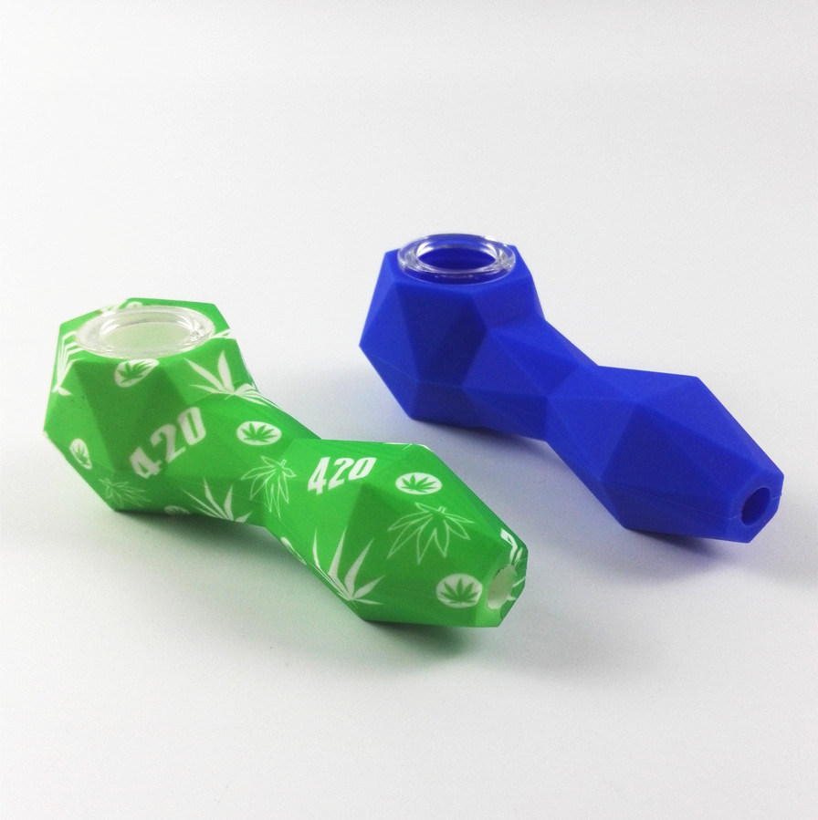 Manufacture Kinds of Smoking Accessories Silicone Pipe Container Ashtray