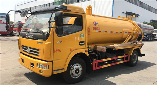 4X2 3cbm 5cbm Cleaning Tanker Dongfeng Sewage Suction Truck