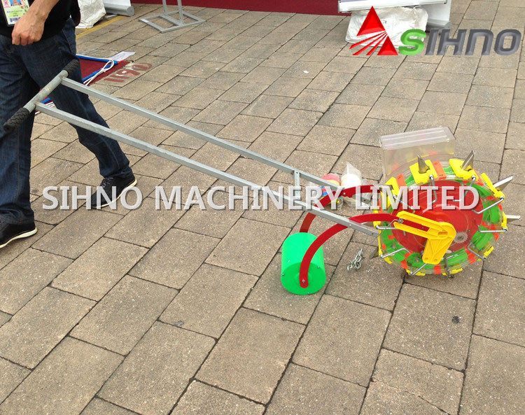 Home Use Maize and Fertilizer Walker Planter Agricultural Machine