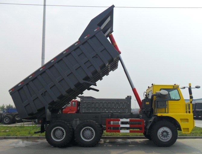 Sinotruk HOWO Brand 6*4 Mining Dumper Truck and Dump Truck