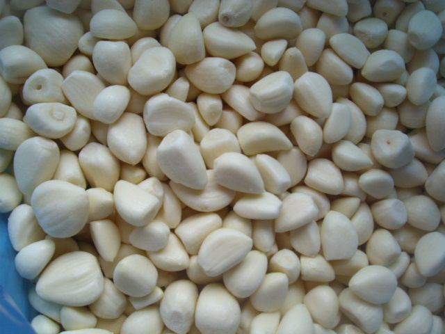 IQF Frozen Garlic Cloves in High Quality