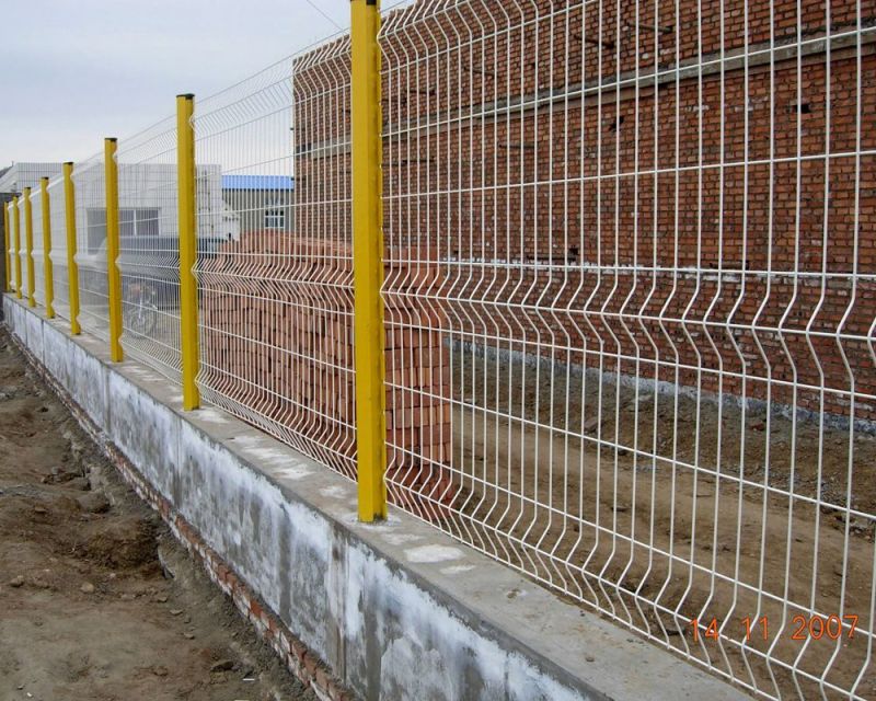 PVC Coated Powder Coated Galvanized Metal Wire Mesh Fencing