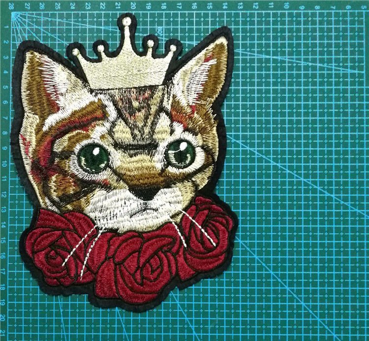 Wholesale Custom Patch Maker Woven Cat Flower Embroidery Patch for Clothing