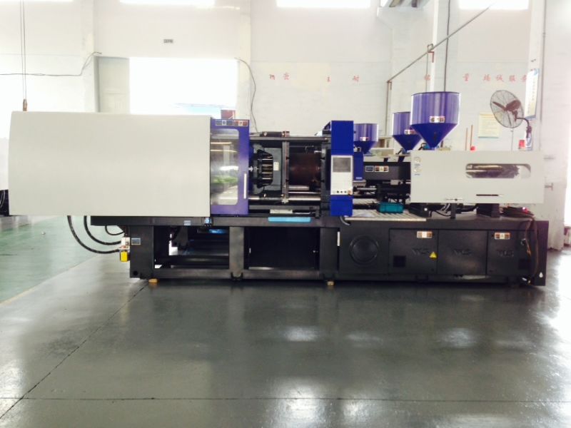 560 Ton High Efficiency Energy Saving Injection Molding Machine (AL-U/560C)