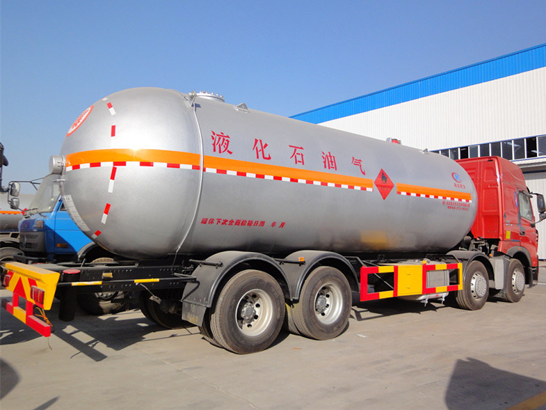 China Good Quality 35cbm 15mt HOWO 8X4 LPG Gas Delivery Tank Truck