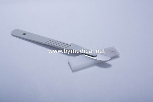 Disposable Sterile Surgical Scalpel with Plastic Handle