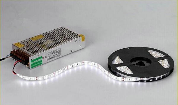 High Quality SMD 5050 LED Strip Light 60LEDs/M with TUV Ce
