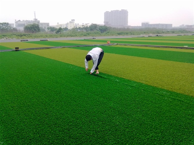 Factory Customized Anti-Slip Interlocking Football Court Artificial Turf Grass with Ce/En71/En1177/Reach/ISO10140