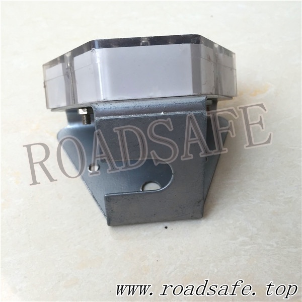 Top Quality Trapezoid Guardrail Solar Declinator Post