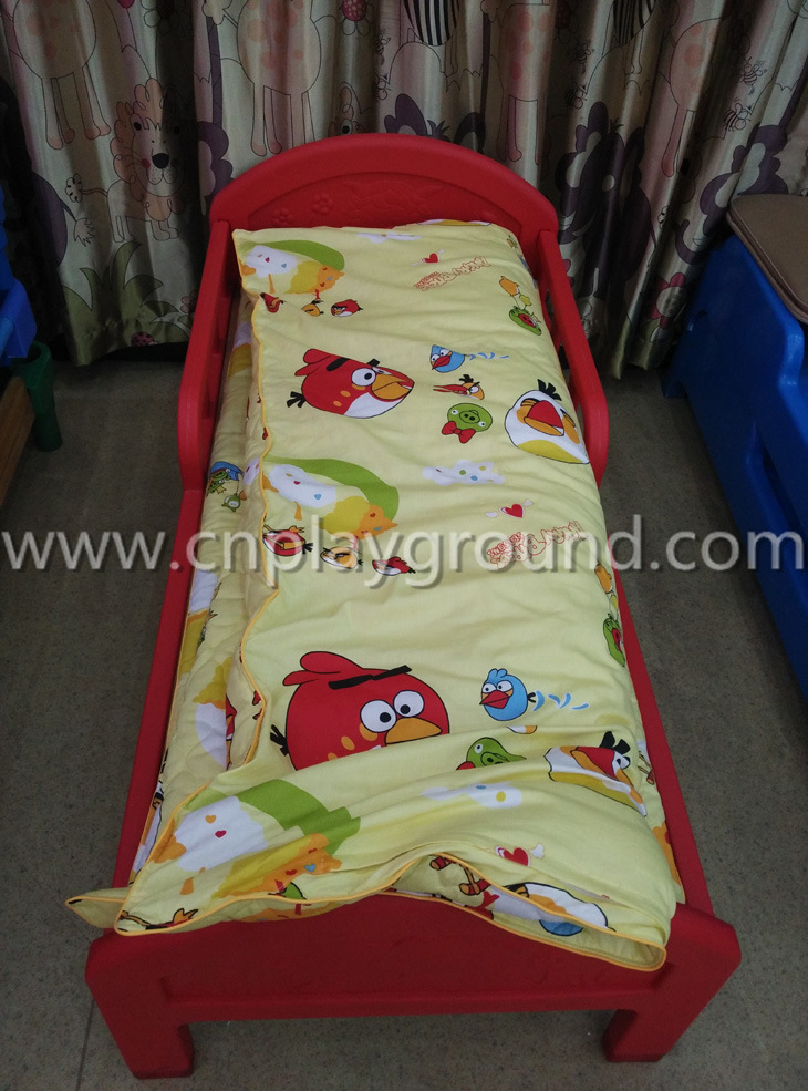 Luxury Kindergarten Furniture Bed for Children (HLD-2704)