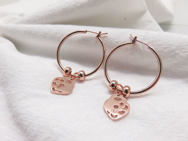 Strawberry Shape Fruit Shape Ear Pendant Rose Gold Plating Simple Elegant Design Christmas Gift Earring