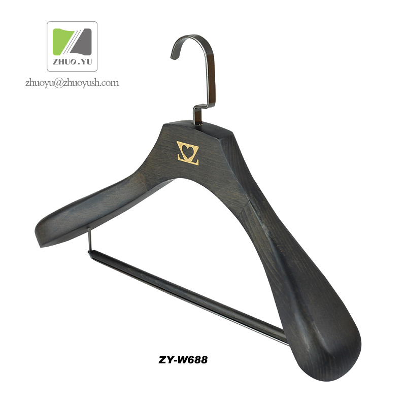 Zhuoyu Custom Wooden Suits Hanger / Men Clothes Hanger