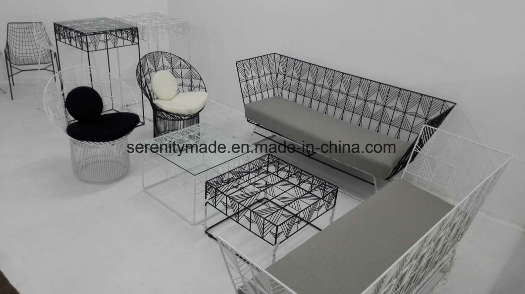 Outdoor Furniture Metal Wire Table and Peacock Lounge Chair