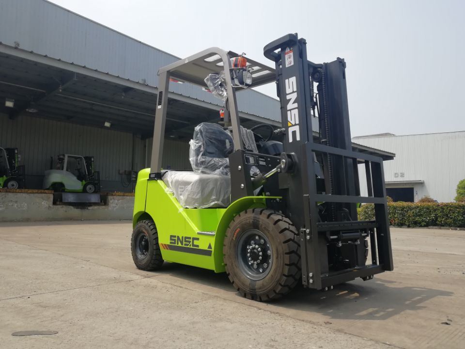 Japan Engine Price 2.5ton Diesel Forklift